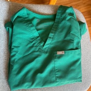 Figs hunter green small top, worn